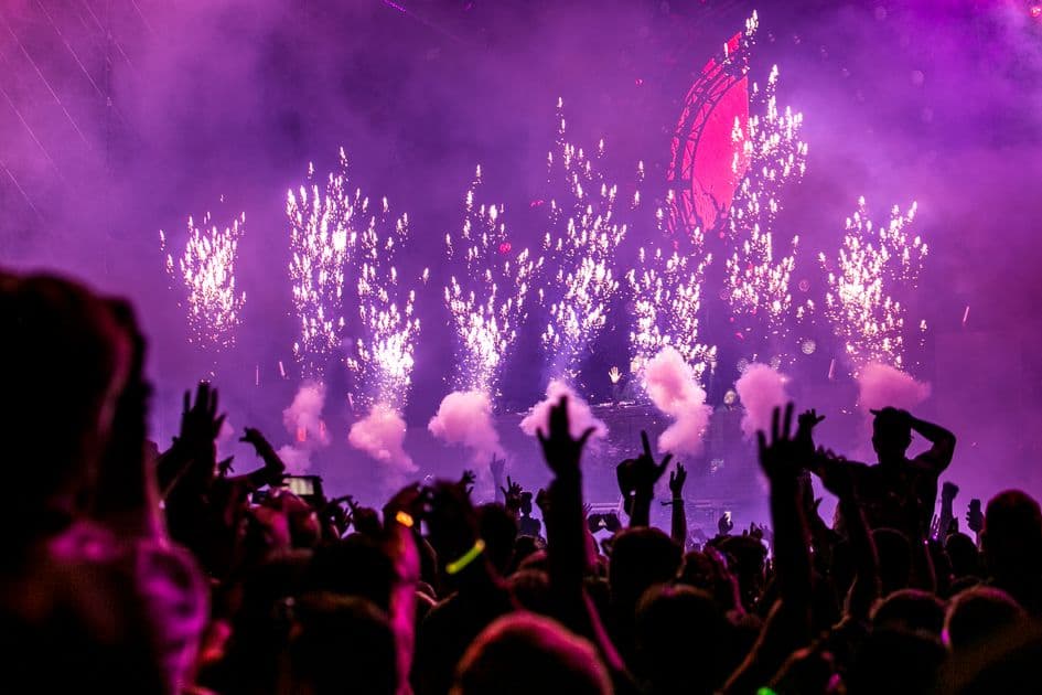 Playlist Đám Cưới: Beyond the DJ 2026